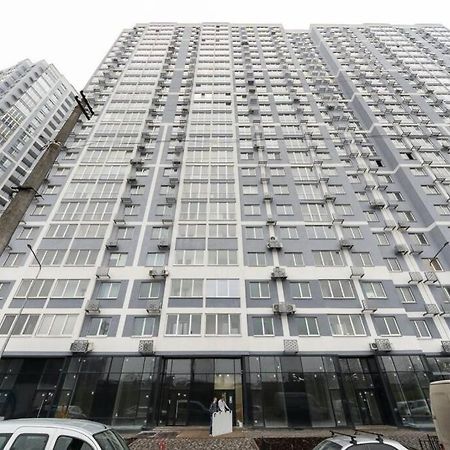 Современные Апартаменты Метро Харьковская Генератор В Доме Kyiv Exterior foto